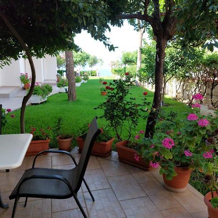 אמרינתוס Posidonia Pension מראה חיצוני תמונה
