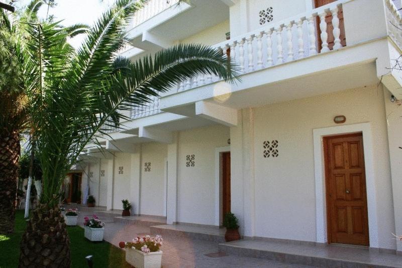 אמרינתוס Posidonia Pension מראה חיצוני תמונה