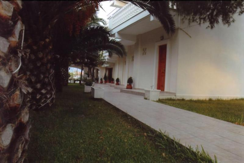 אמרינתוס Posidonia Pension מראה חיצוני תמונה