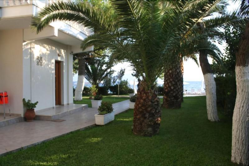 אמרינתוס Posidonia Pension מראה חיצוני תמונה