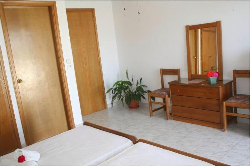 אמרינתוס Posidonia Pension מראה חיצוני תמונה