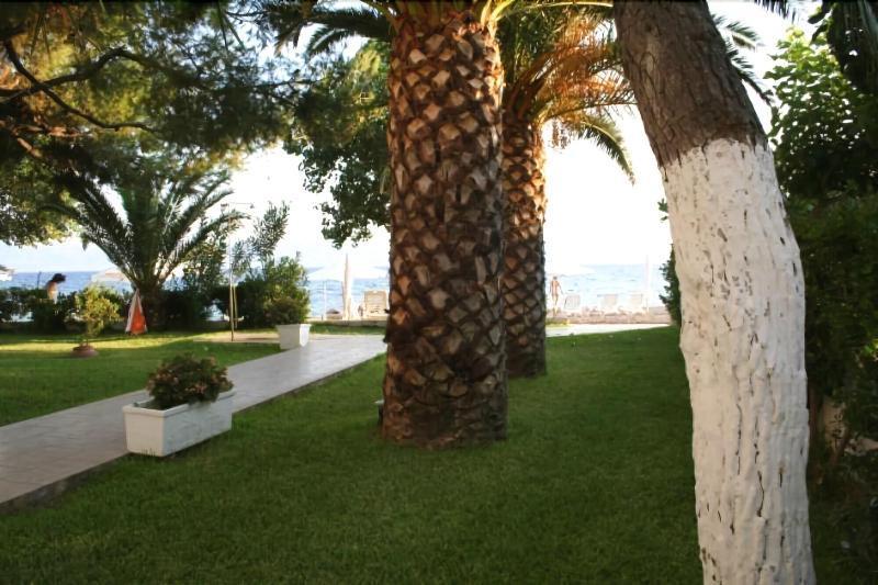 אמרינתוס Posidonia Pension מראה חיצוני תמונה