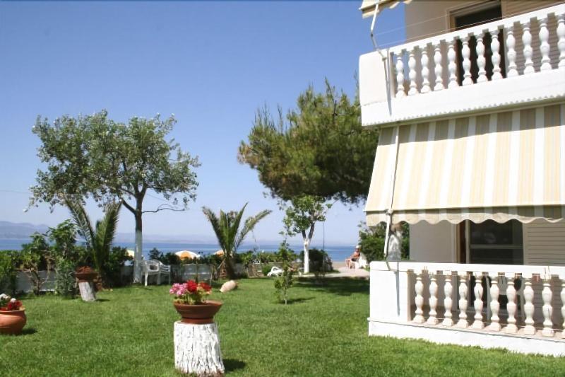אמרינתוס Posidonia Pension מראה חיצוני תמונה