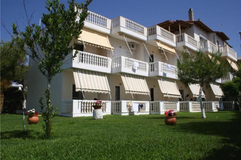 אמרינתוס Posidonia Pension מראה חיצוני תמונה