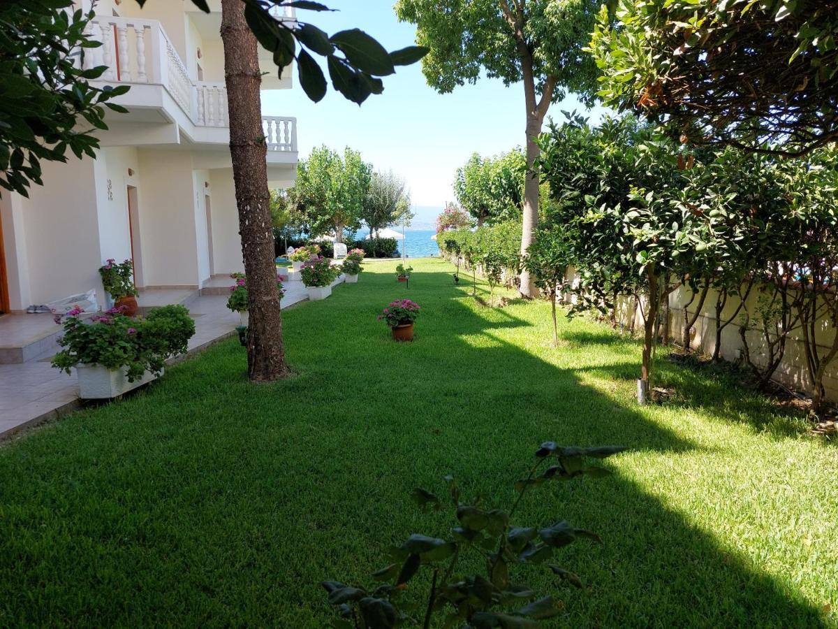 אמרינתוס Posidonia Pension מראה חיצוני תמונה