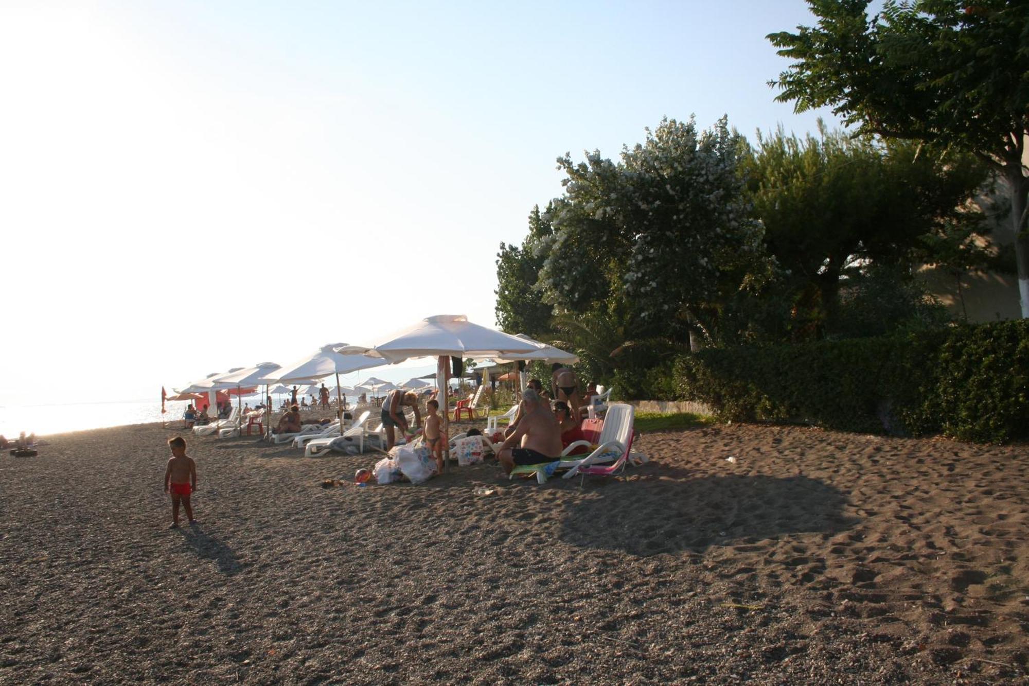 אמרינתוס Posidonia Pension מראה חיצוני תמונה