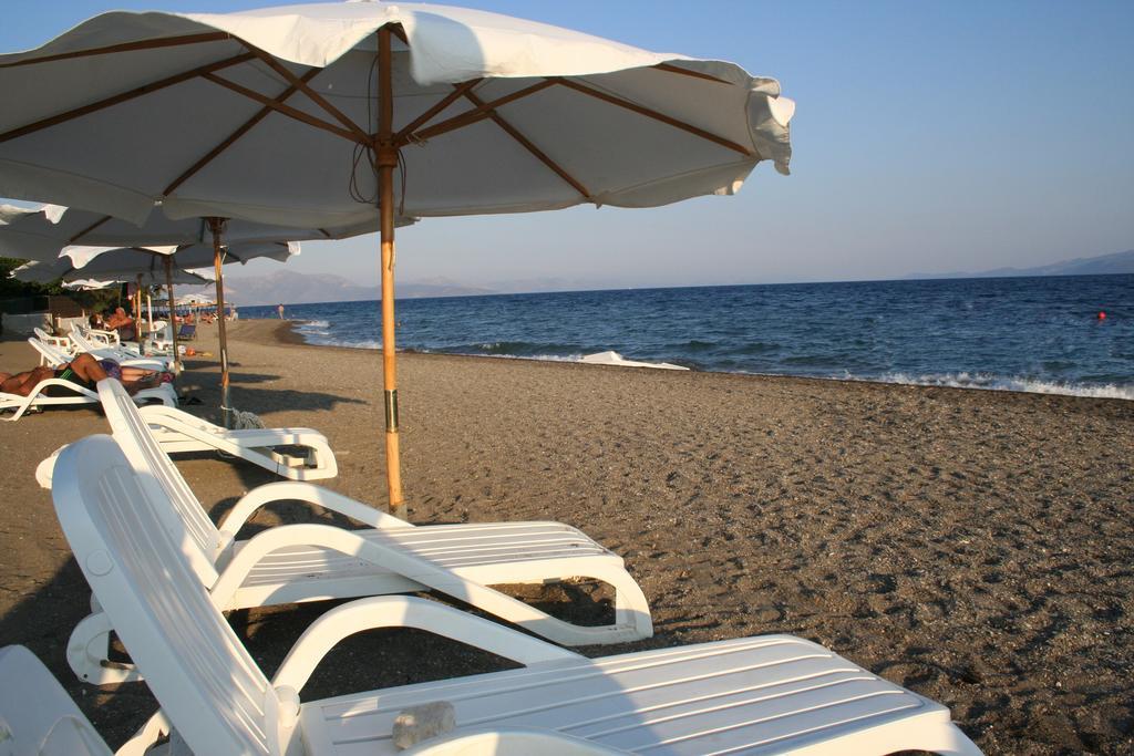 אמרינתוס Posidonia Pension מראה חיצוני תמונה