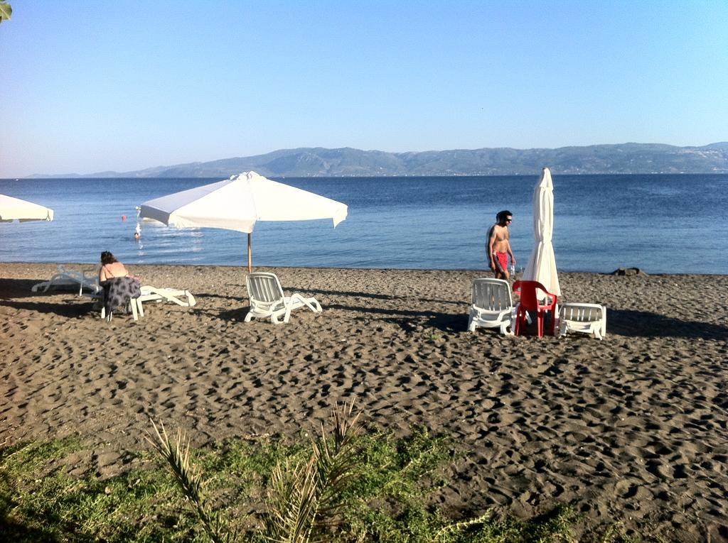 אמרינתוס Posidonia Pension מראה חיצוני תמונה