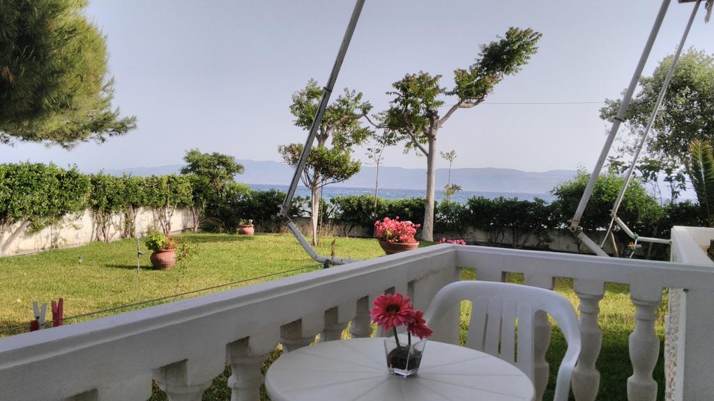 אמרינתוס Posidonia Pension מראה חיצוני תמונה